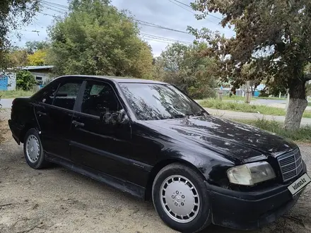 Mercedes-Benz C 180 1995 года за 1 050 000 тг. в Актобе