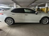 Toyota Camry 2018 года за 13 900 000 тг. в Астана – фото 4