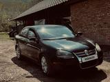 Volkswagen Jetta 2005 годаfor3 000 000 тг. в Алматы – фото 2