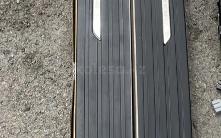 Подножки Range Rover за 200 000 тг. в Алматы