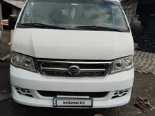 Toyota HiAce, 2015