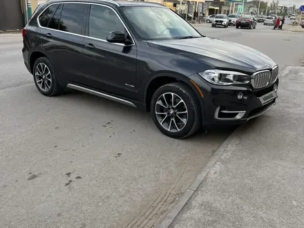 BMW X5 2018 года за 21 500 000 тг. в Алматы – фото 2