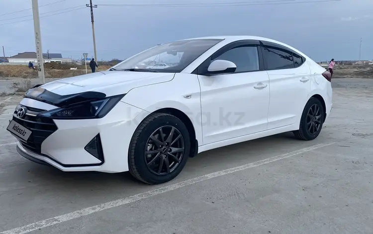 Hyundai Elantra 2019 года за 8 900 000 тг. в Атырау