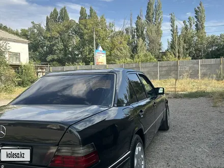 Mercedes-Benz E 220 1990 года за 2 500 000 тг. в Тараз – фото 3