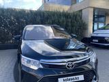 Toyota Camry 2015 года за 11 700 000 тг. в Шымкент – фото 3