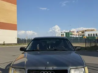 Audi 100