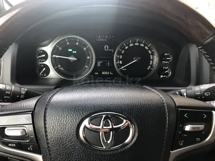 Toyota Land Cruiser 2017 года за 35 500 000 тг. в Актобе – фото 11