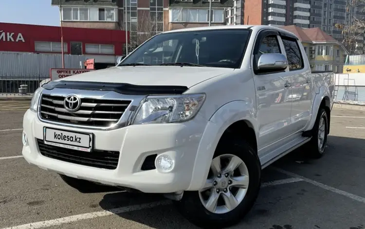 Toyota Hilux 2014 года за 12 400 000 тг. в Алматы