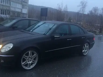 Mercedes-Benz E 260 2003 года за 8 500 000 тг. в Шымкент