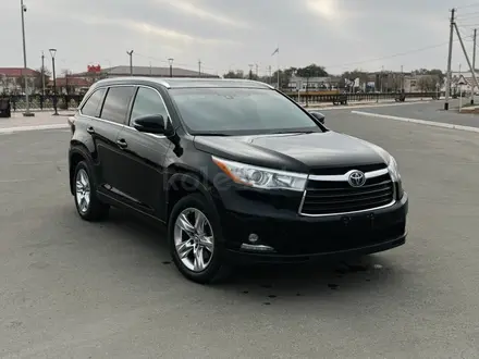 Toyota Highlander 2016 года за 11 100 000 тг. в Атырау – фото 3