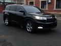 Toyota Highlander 2016 года за 11 100 000 тг. в Атырау