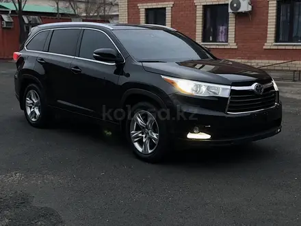 Toyota Highlander 2016 года за 11 100 000 тг. в Атырау