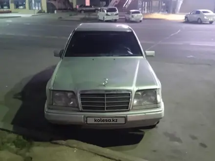 Mercedes-Benz E 200 1995 года за 1 150 000 тг. в Астана – фото 3