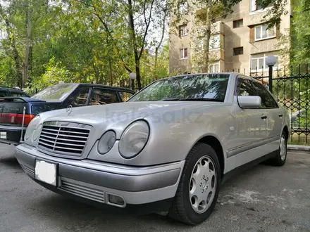 Mercedes-Benz E 320 1999 года за 6 200 000 тг. в Атырау – фото 5