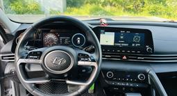 Hyundai Elantra 2023 года за 8 700 000 тг. в Уральск – фото 3
