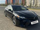 Toyota Camry 2020 года за 12 500 000 тг. в Астана – фото 2