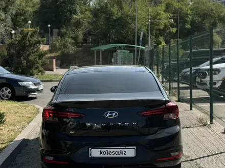 Hyundai Elantra 2019 года за 6 800 000 тг. в Алматы – фото 4