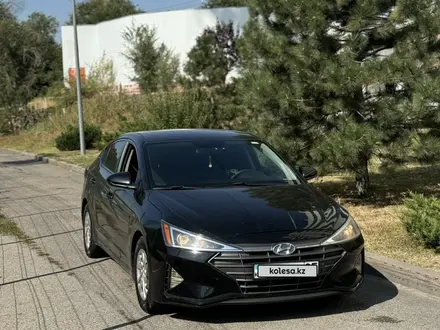 Hyundai Elantra 2019 года за 6 800 000 тг. в Алматы – фото 2