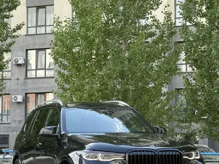 BMW X7 2022 года за 47 000 000 тг. в Астана – фото 2