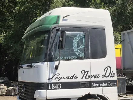 Mercedes-Benz  Actros 2001 года за 7 000 000 тг. в Алматы – фото 2
