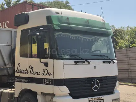 Mercedes-Benz  Actros 2001 года за 7 000 000 тг. в Алматы – фото 3