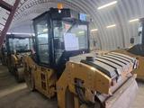 CAT  Каток CAT CB10 асфальтовый вибрационный 2022 года за 49 500 000 тг. в Усть-Каменогорск