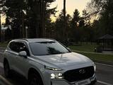 Hyundai Santa Fe 2023 года за 15 500 000 тг. в Алматы