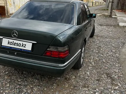 Mercedes-Benz E 220 1995 года за 2 800 000 тг. в Тараз – фото 7