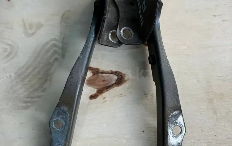 Петли капота на Тойота Хайландер/Highlander за 45 000 тг. в Алматы