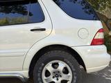 Mercedes-Benz ML 320 2002 годаүшін4 990 000 тг. в Караганда – фото 4