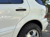 Mercedes-Benz ML 320 2002 годаүшін4 990 000 тг. в Караганда – фото 5