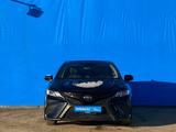 Toyota Camry 2019 года за 12 610 000 тг. в Алматы – фото 2