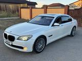 BMW 750 2009 года за 8 500 000 тг. в Караганда – фото 2