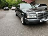 Mercedes-Benz E 230 1992 годаүшін1 350 000 тг. в Шымкент