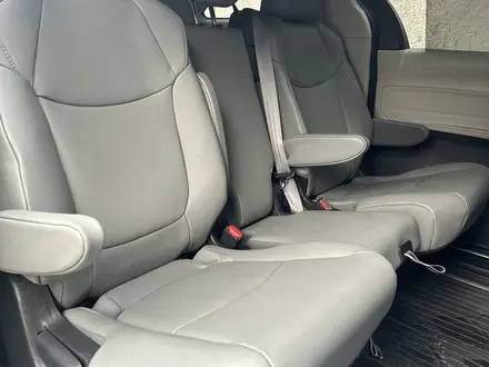 Toyota Sienna 2023 года за 22 700 000 тг. в Алматы – фото 15