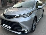 Toyota Sienna 2023 года за 23 500 000 тг. в Алматы