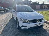 Volkswagen Tiguan 2017 года за 10 000 000 тг. в Шымкент