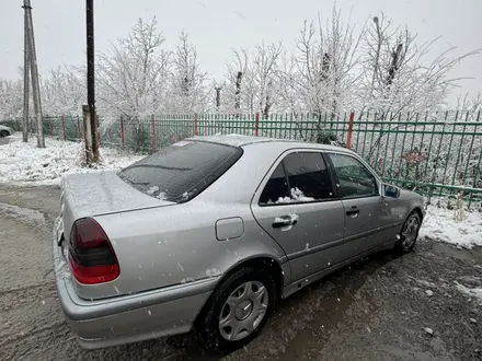 Mercedes-Benz C 200 1998 года за 3 700 000 тг. в Зайсан