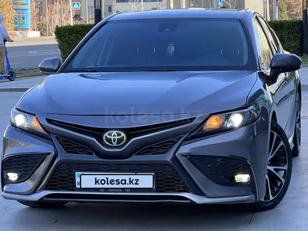 Toyota Camry 2019 года за 11 350 000 тг. в Алматы – фото 13