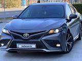 Toyota Camry 2019 года за 11 350 000 тг. в Алматы – фото 3