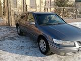 Toyota Camry 1998 года за 4 200 000 тг. в Жаркент – фото 2