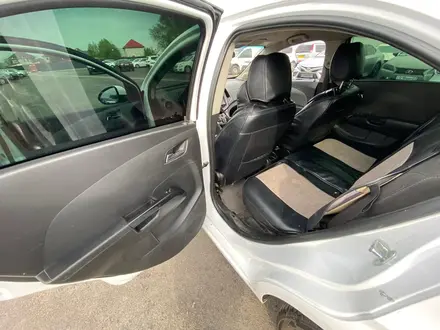 Chevrolet Aveo 2014 года за 2 208 750 тг. в Алматы – фото 12