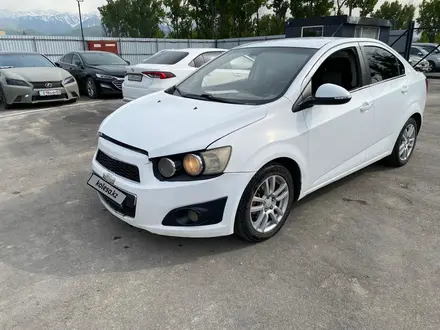 Chevrolet Aveo 2014 года за 2 208 750 тг. в Алматы – фото 3