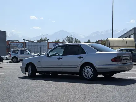 Mercedes-Benz E 320 1995 года за 3 200 000 тг. в Алматы – фото 4