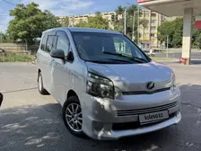 Toyota Voxy, 2007