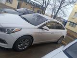 Hyundai Sonata 2015 года за 7 500 000 тг. в Актобе – фото 2
