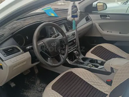 Hyundai Sonata 2015 года за 7 500 000 тг. в Актобе – фото 6
