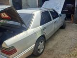 Mercedes-Benz E 220 1990 года за 800 000 тг. в Павлодар