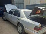 Mercedes-Benz E 220 1990 года за 800 000 тг. в Павлодар – фото 2