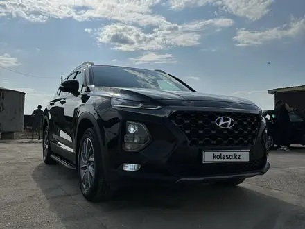 Hyundai Santa Fe 2018 года за 13 800 000 тг. в Астана – фото 2